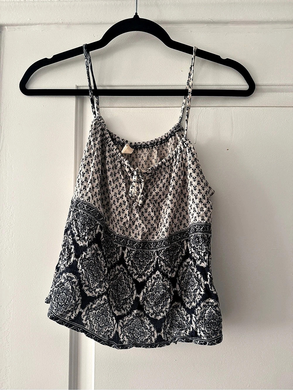 Francesca’s Mind Code paisley Floral Print Camisole in blue & white tie